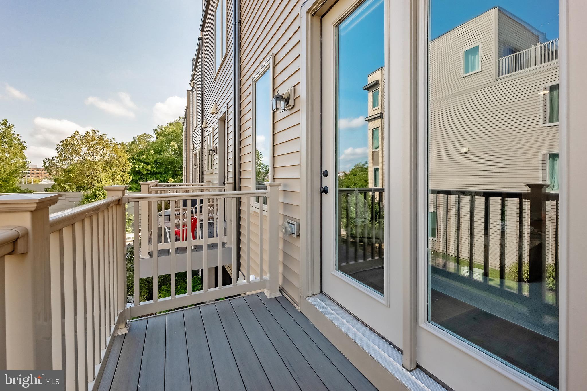 856 Thompson Cres #48