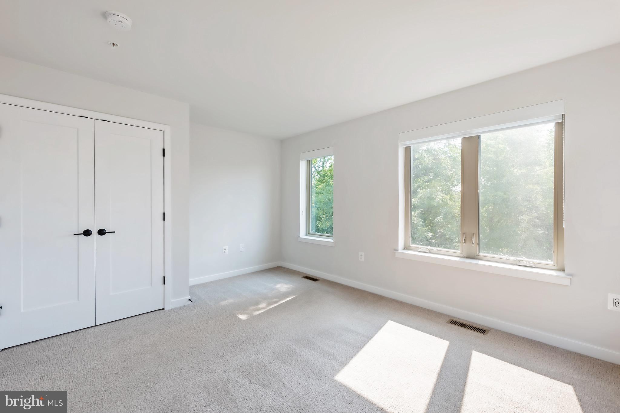 856 Thompson Cres #48