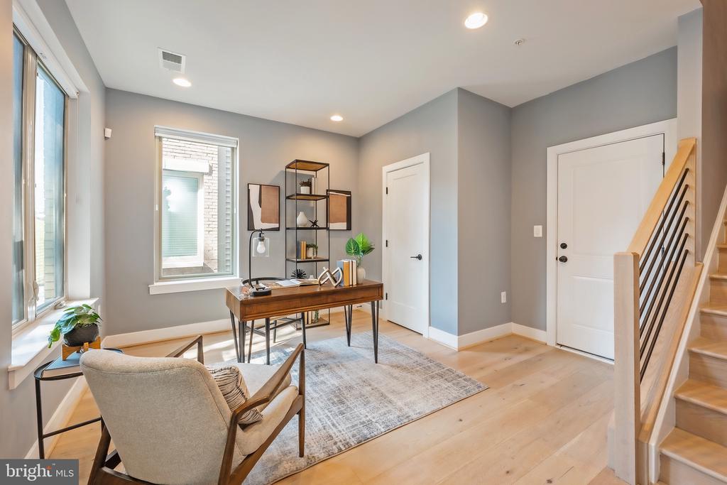 856 Thompson Cres #48