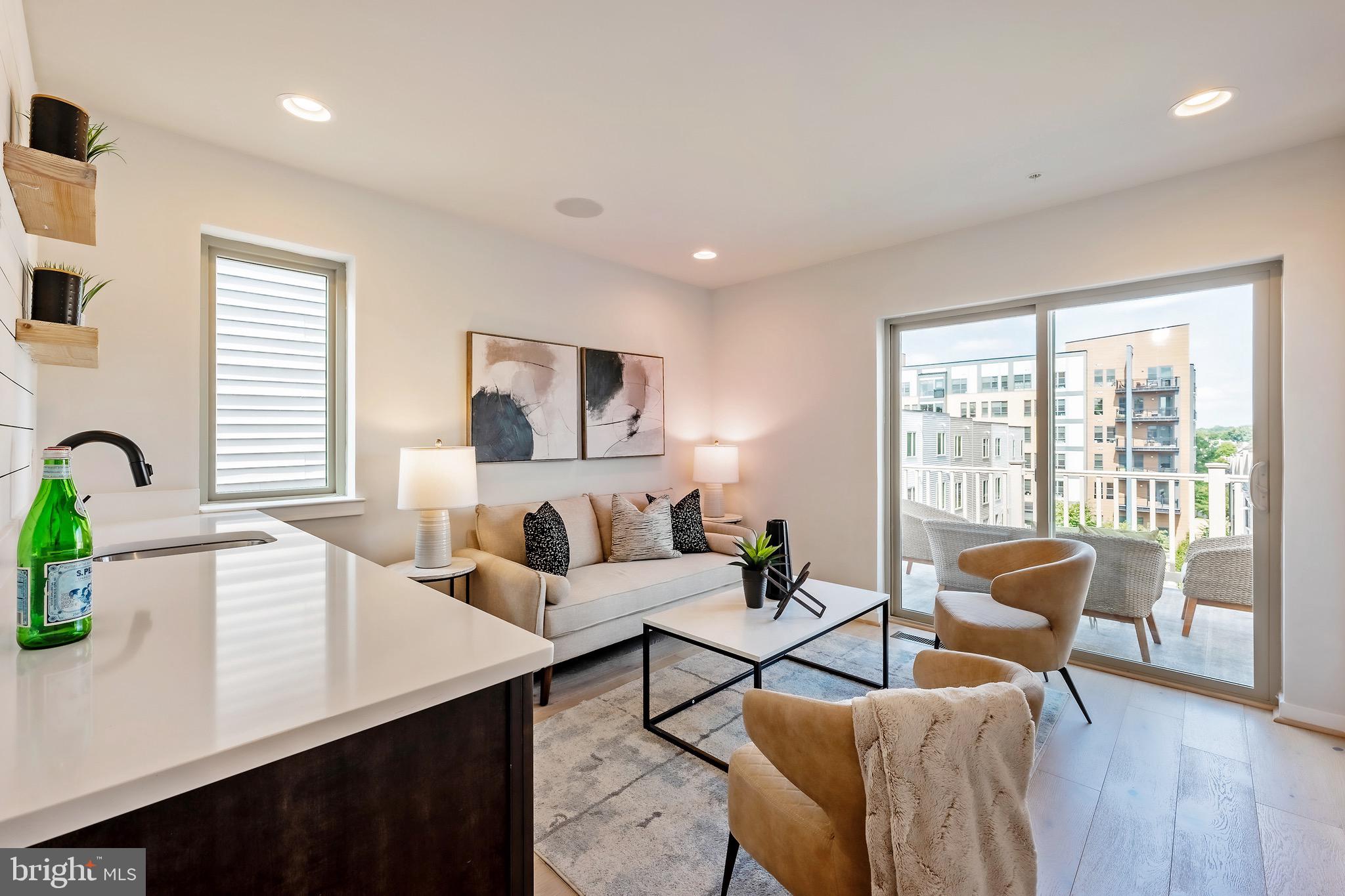 856 Thompson Cres #48