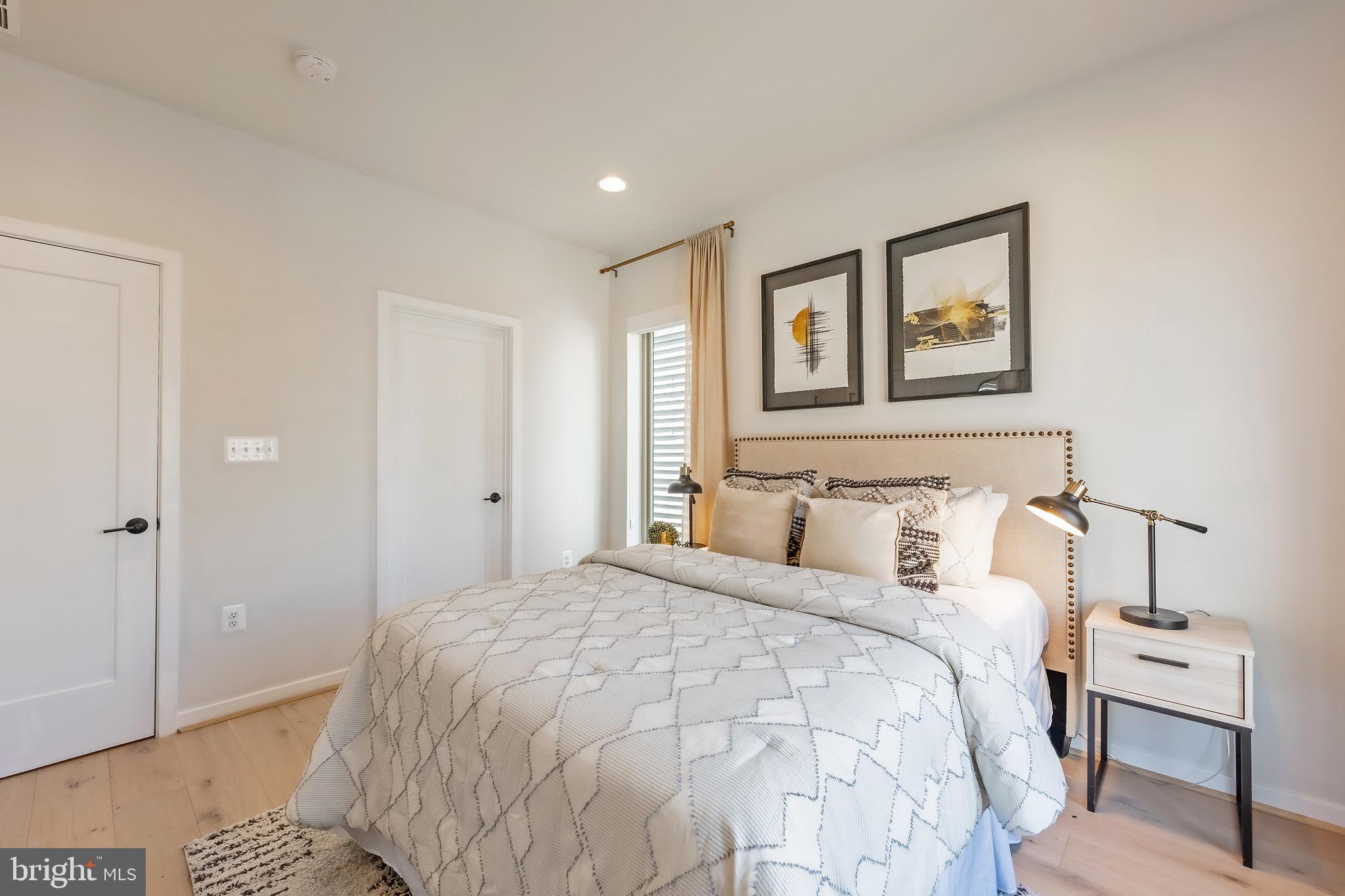 856 Thompson Cres #48