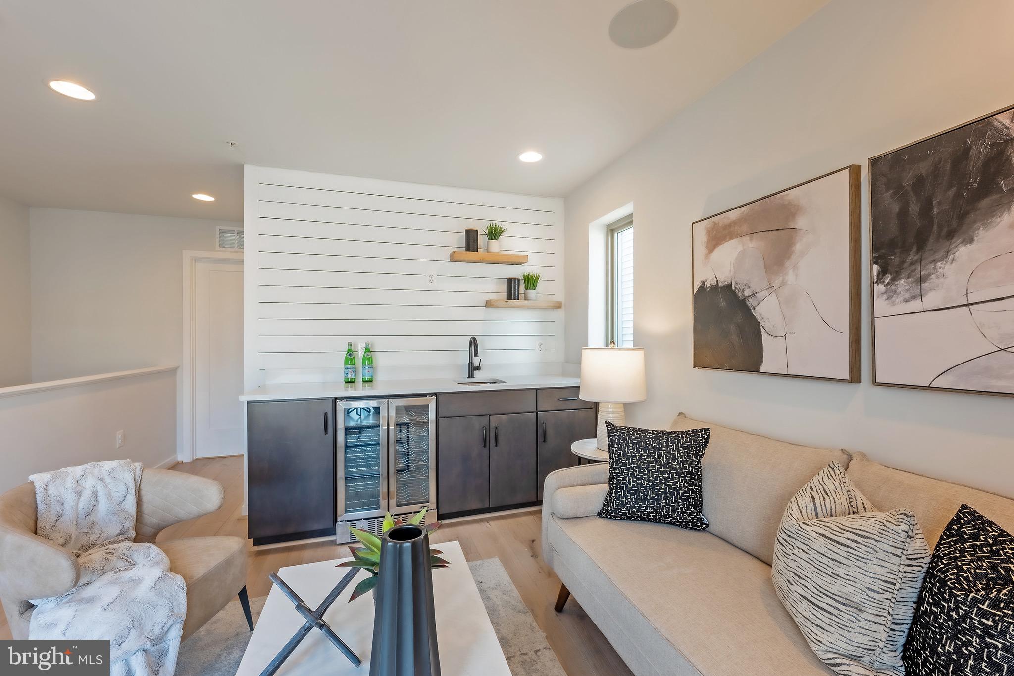 856 Thompson Cres #48