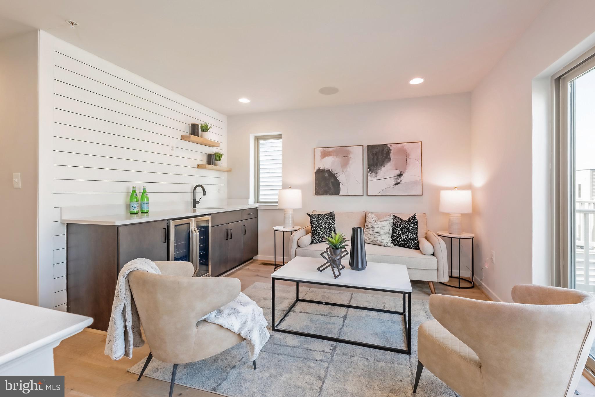 856 Thompson Cres #48