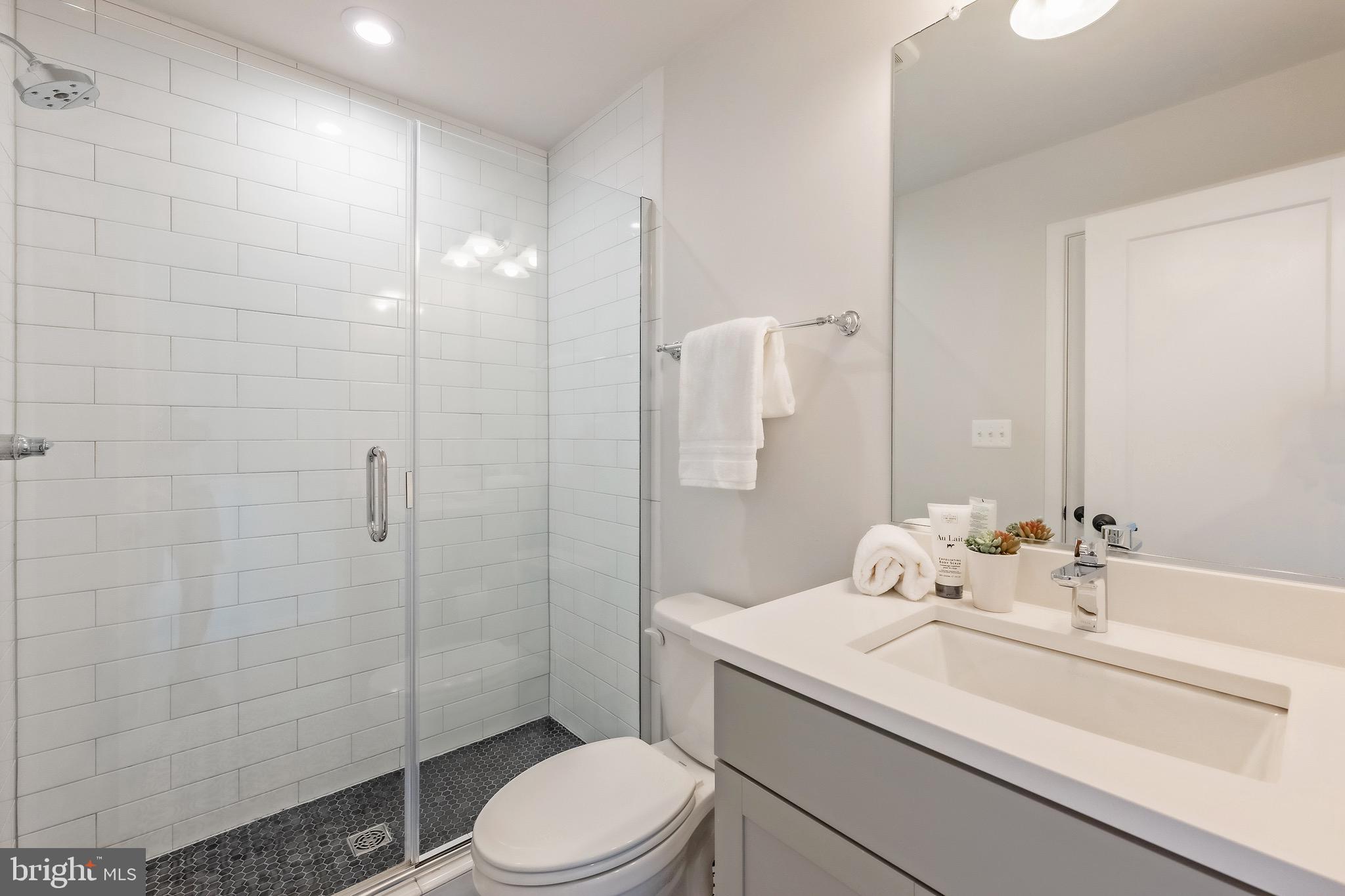 856 Thompson Cres #48