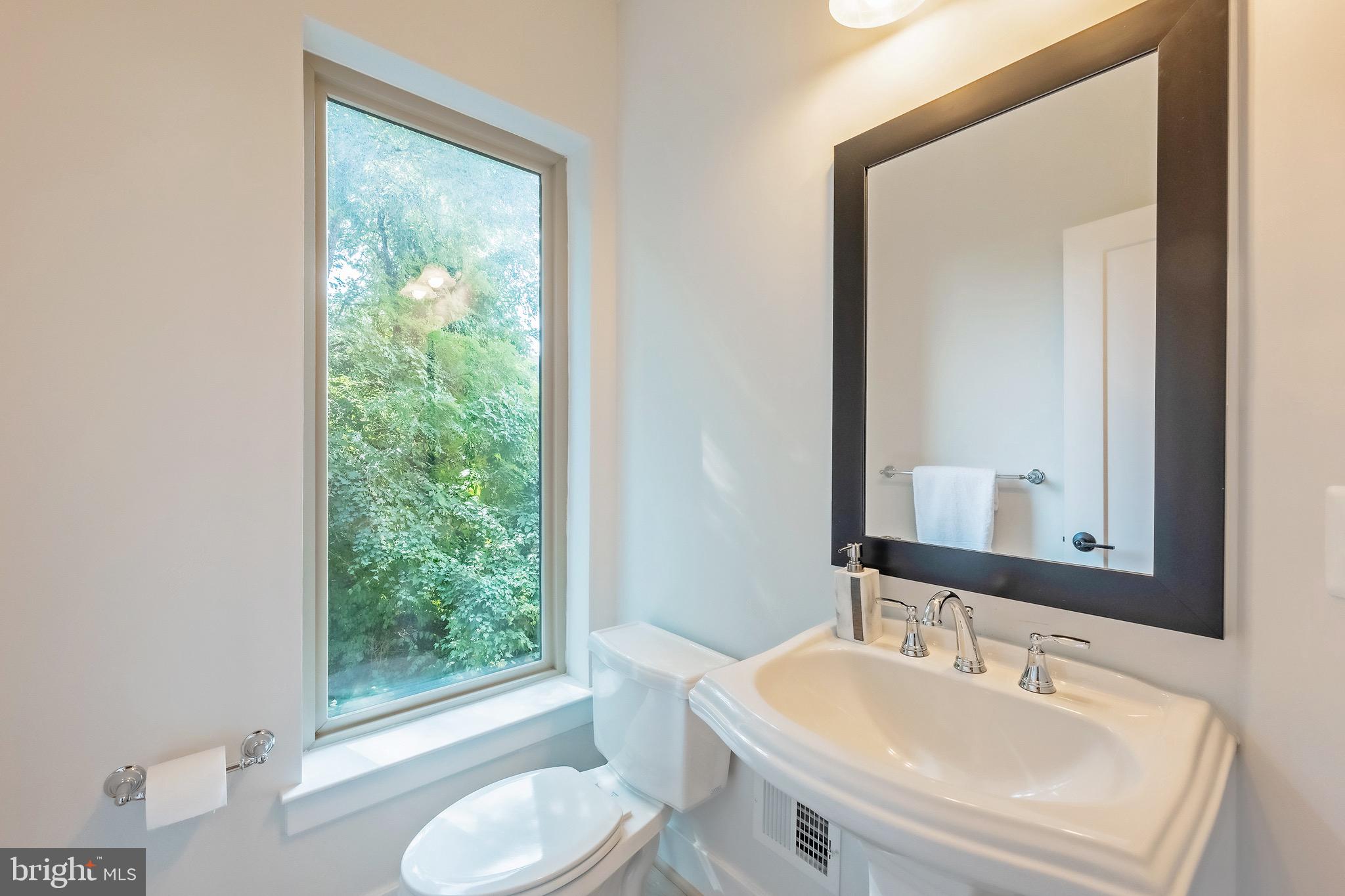 856 Thompson Cres #48