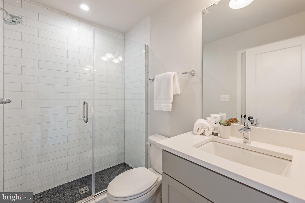 856 Thompson Cres #48