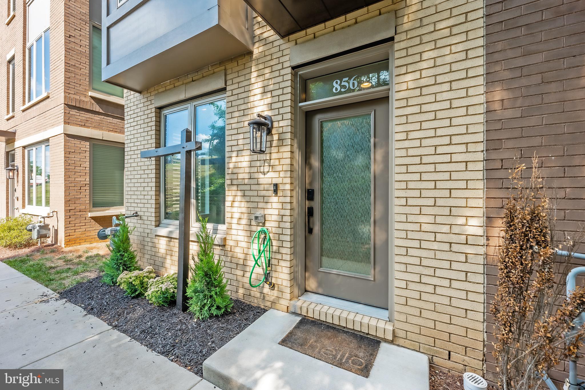 856 Thompson Cres #48