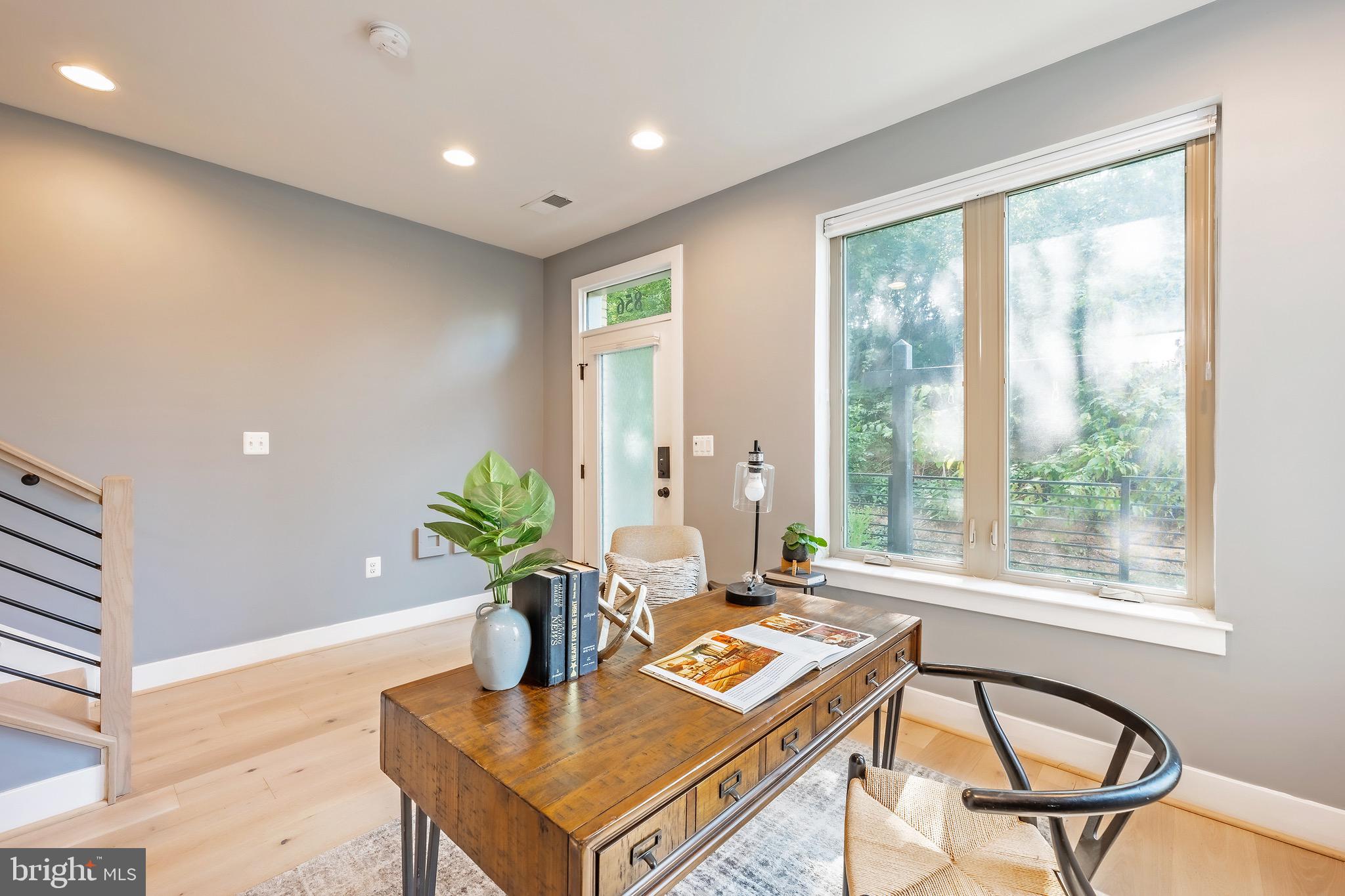 856 Thompson Cres #48