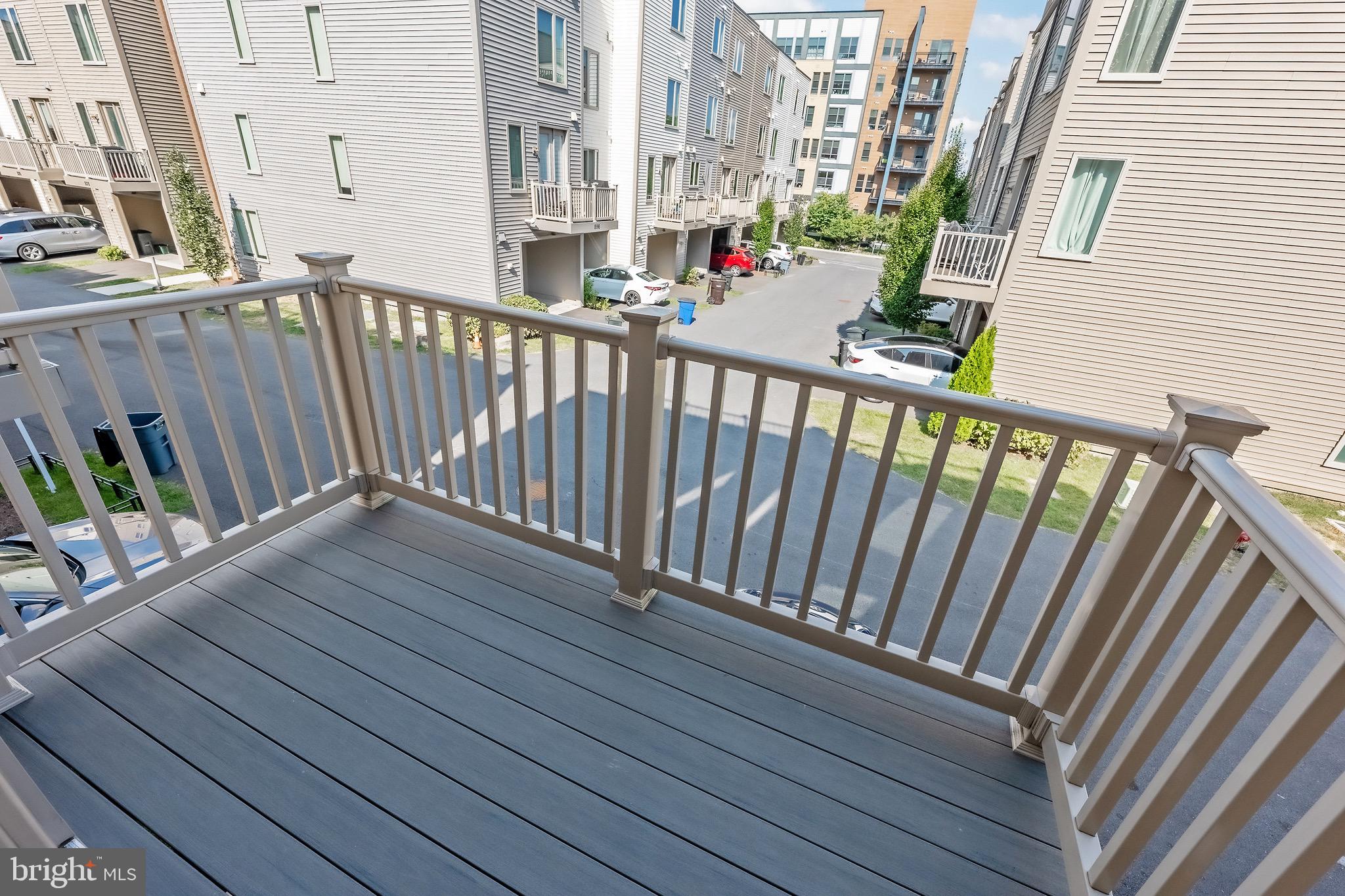 856 Thompson Cres #48