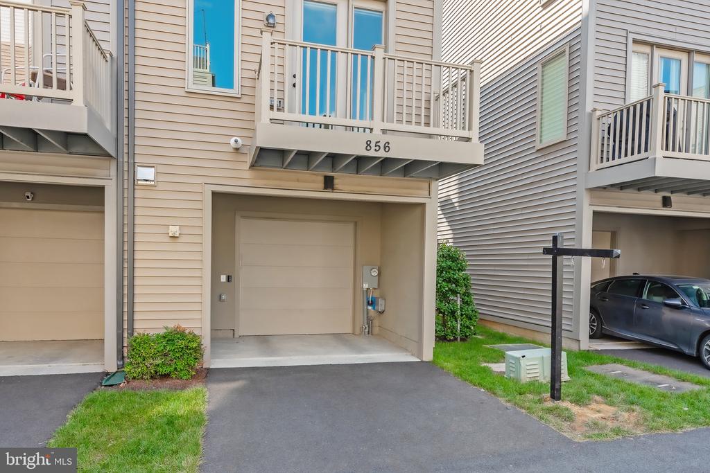 856 Thompson Cres #48