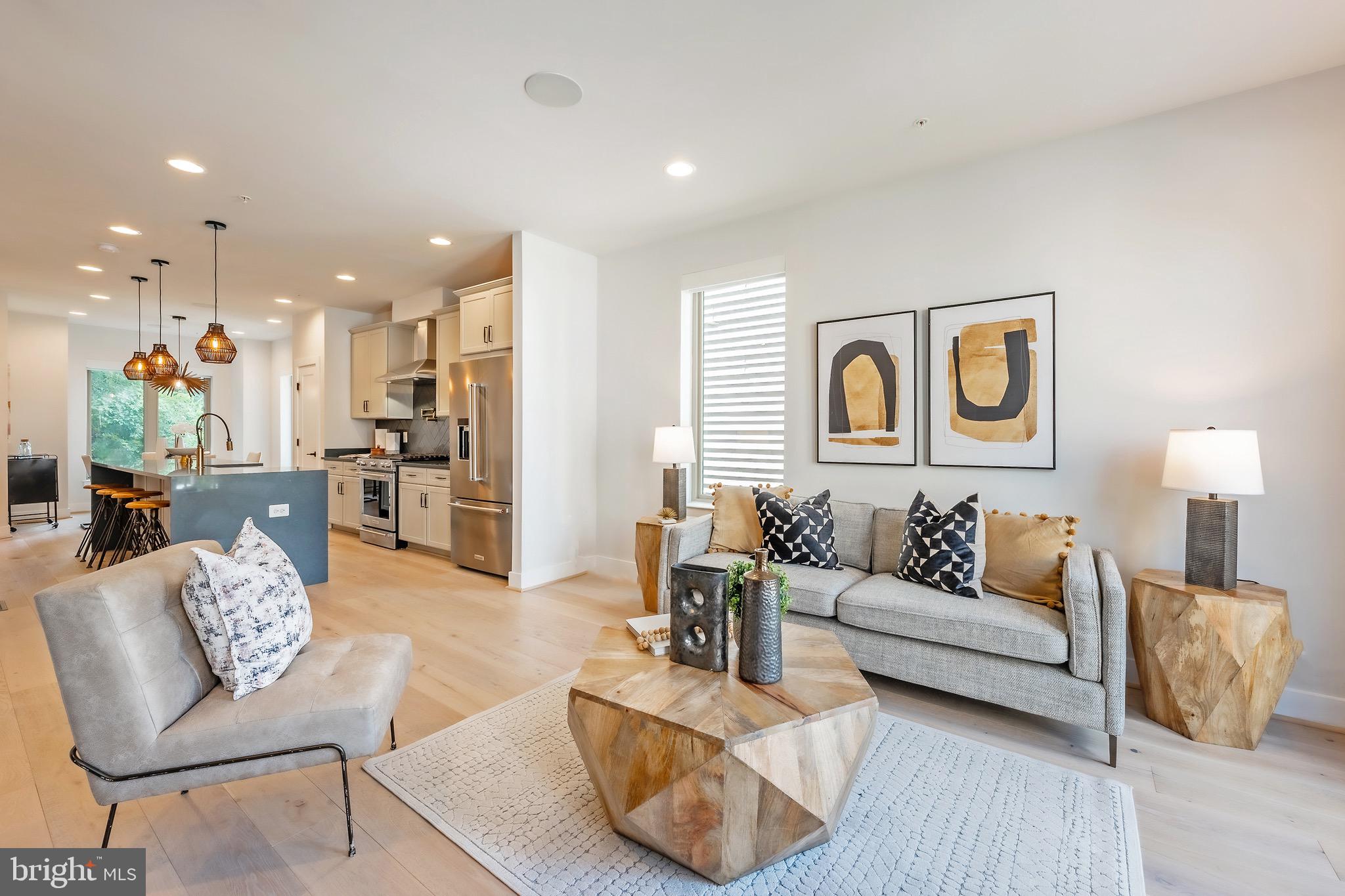 856 Thompson Cres #48