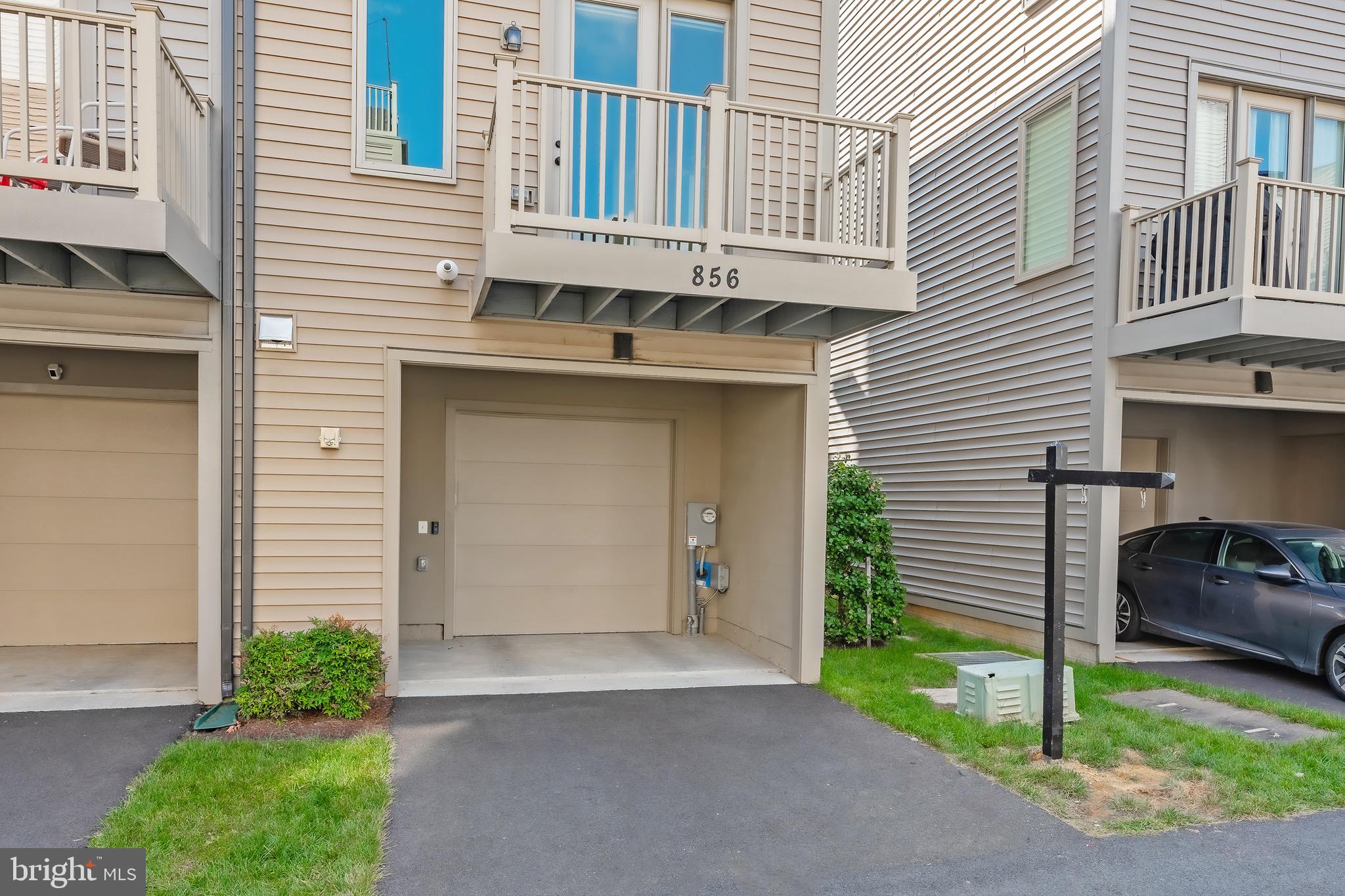 856 Thompson Cres #48