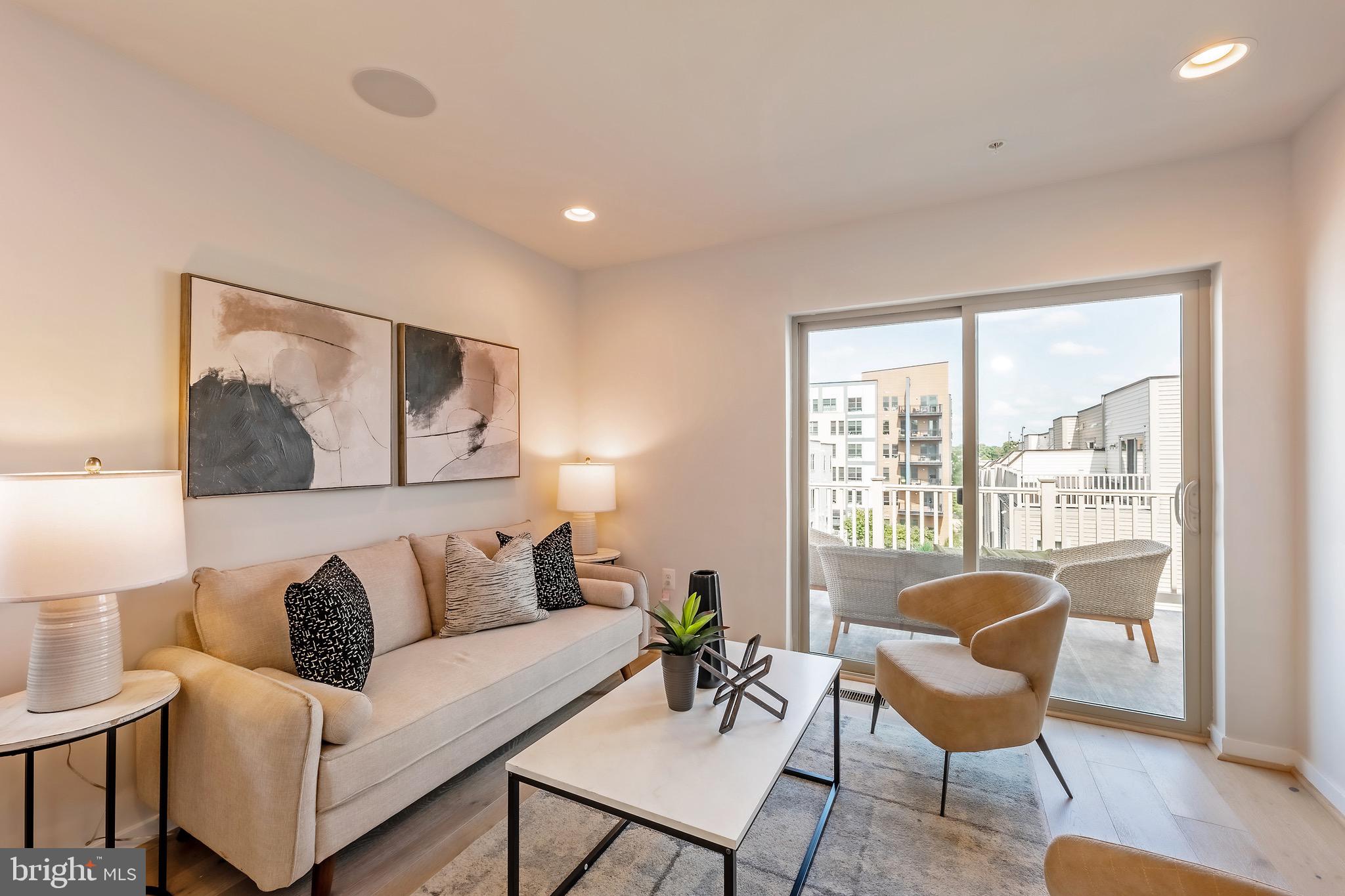 856 Thompson Cres #48