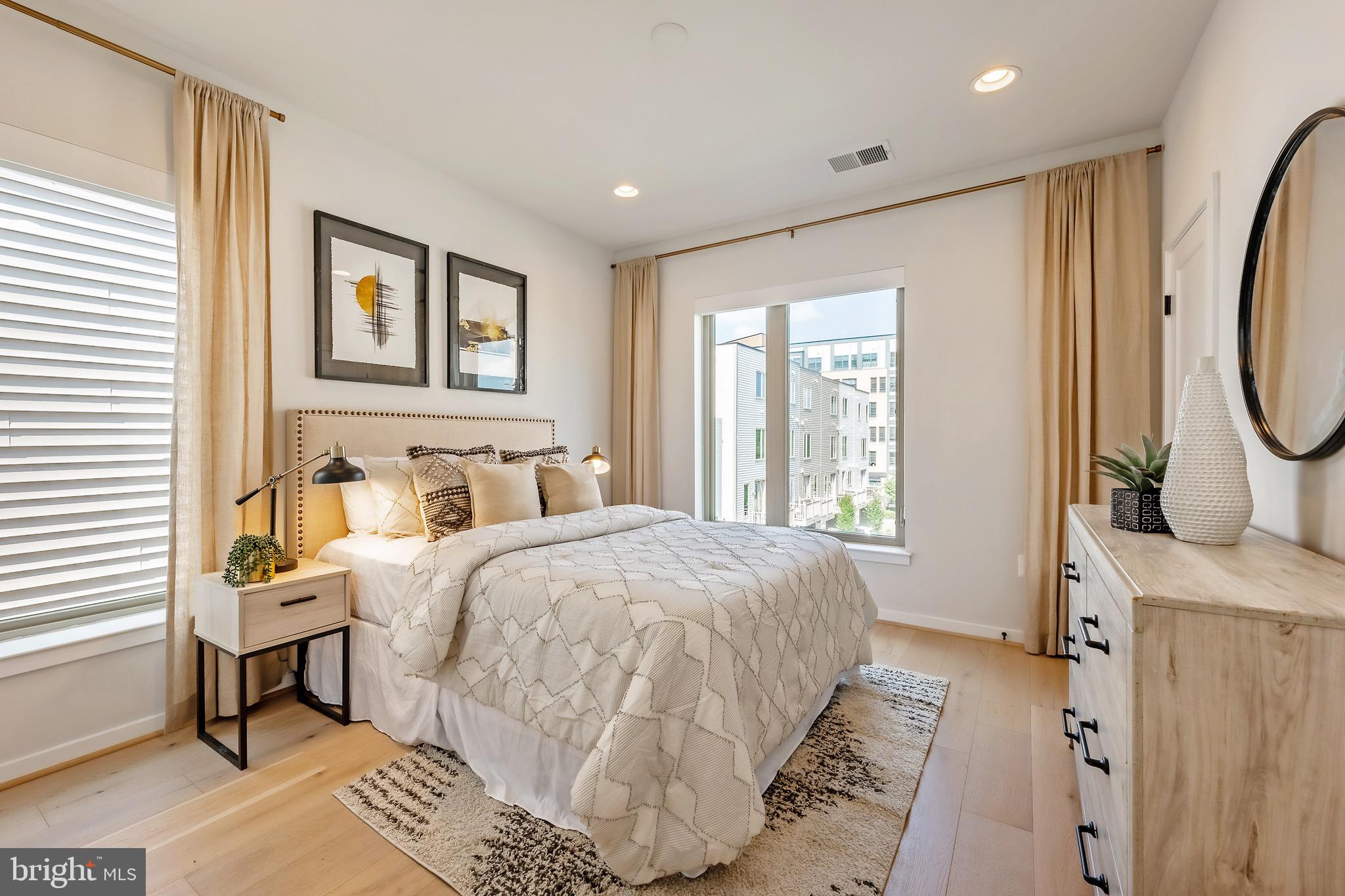 856 Thompson Cres #48