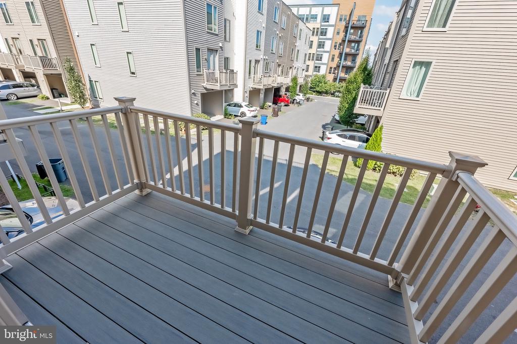 856 Thompson Cres #48
