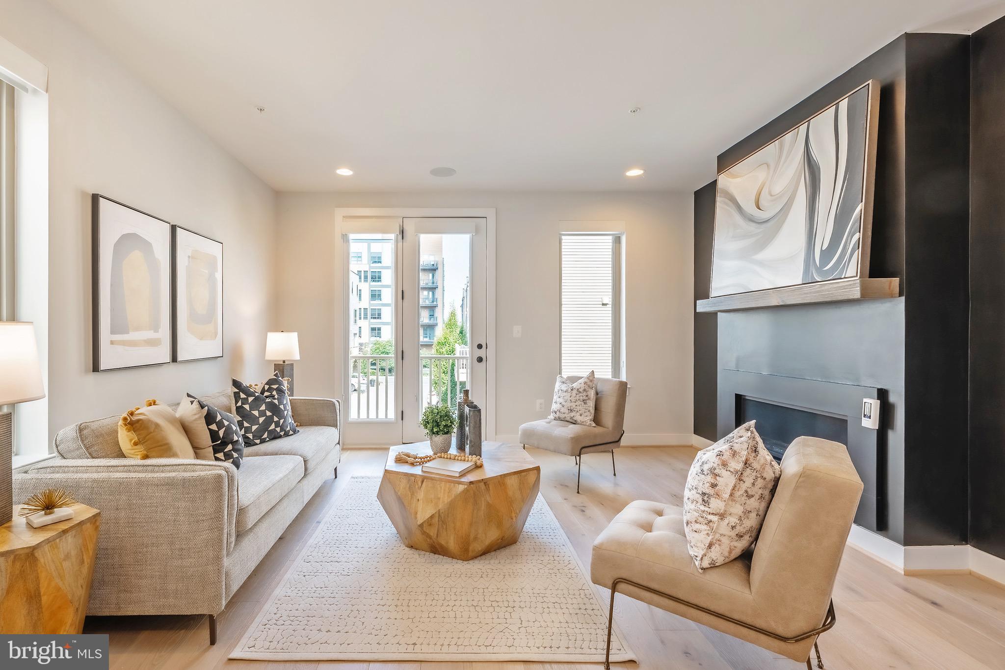 856 Thompson Cres #48