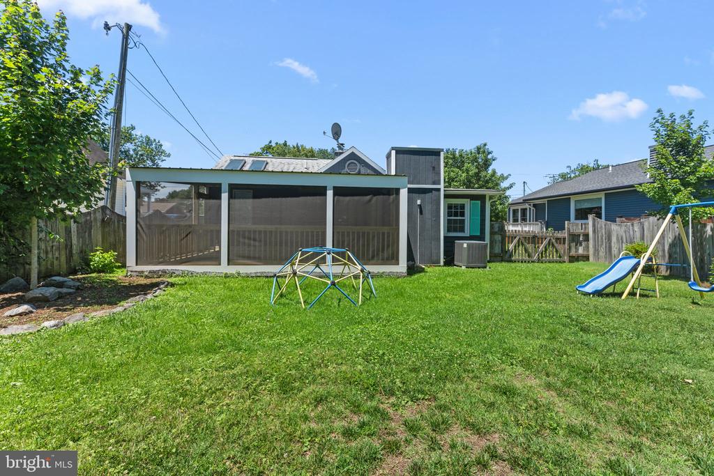 716 BANCROFT AVENUE