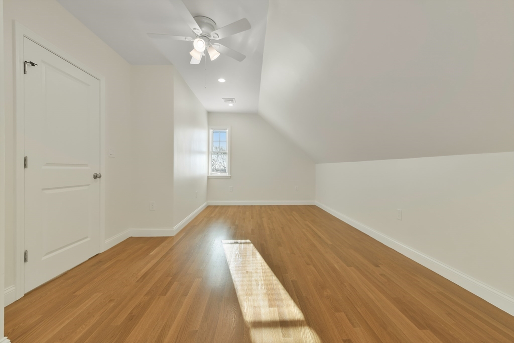 48 Manthorne Rd # 2