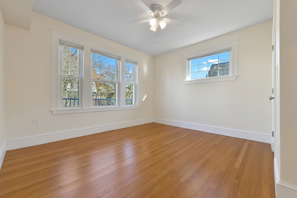 48 Manthorne Rd # 2