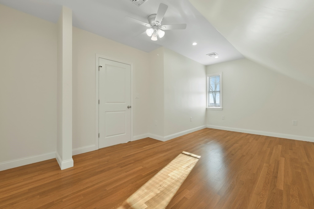 48 Manthorne Rd # 2
