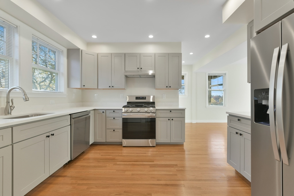 48 Manthorne Rd # 2