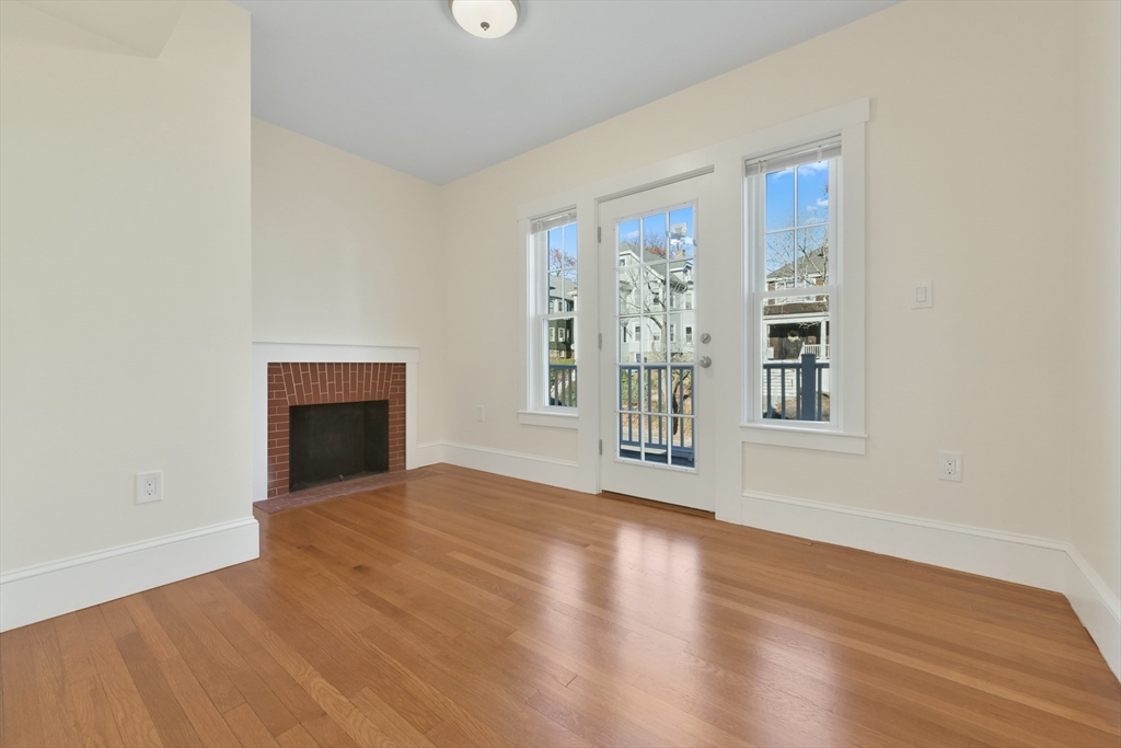 48 Manthorne Rd # 2