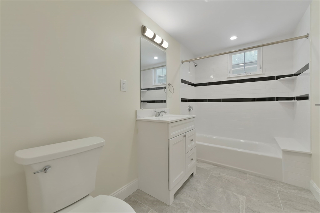 48 Manthorne Rd # 2