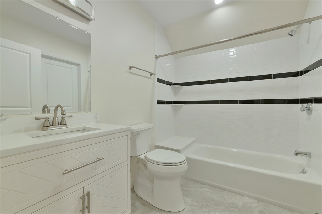 48 Manthorne Rd # 2
