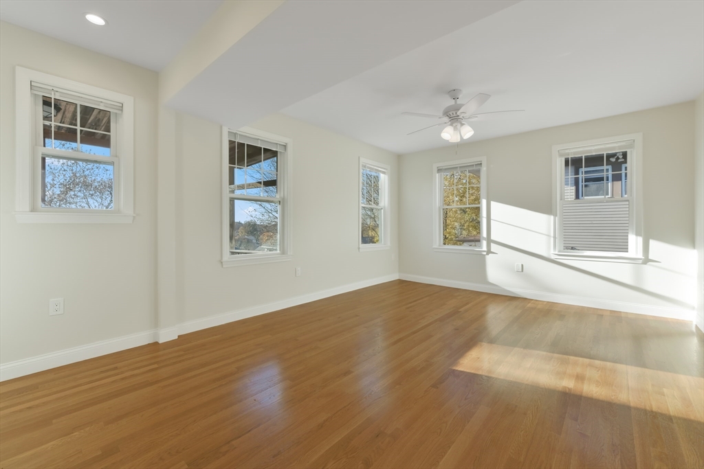 48 Manthorne Rd # 2