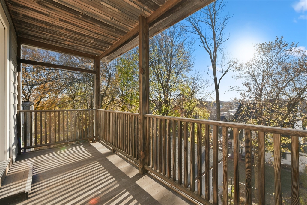 48 Manthorne Rd # 2