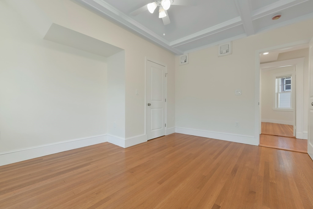 48 Manthorne Rd # 2