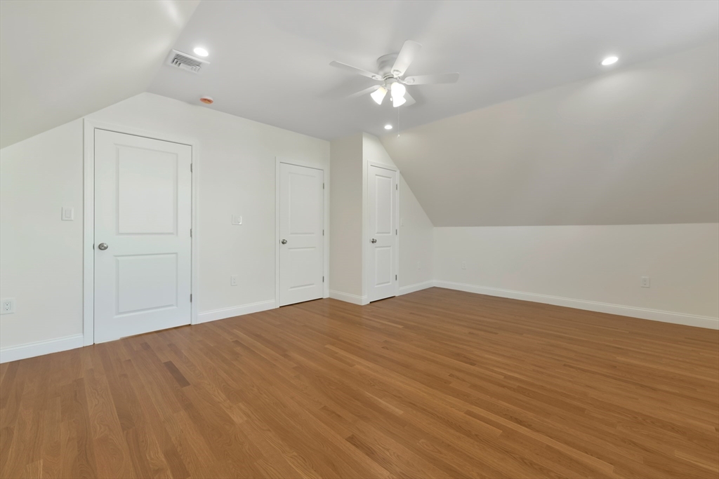48 Manthorne Rd # 2