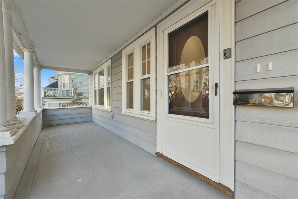 48 Manthorne Rd # 2