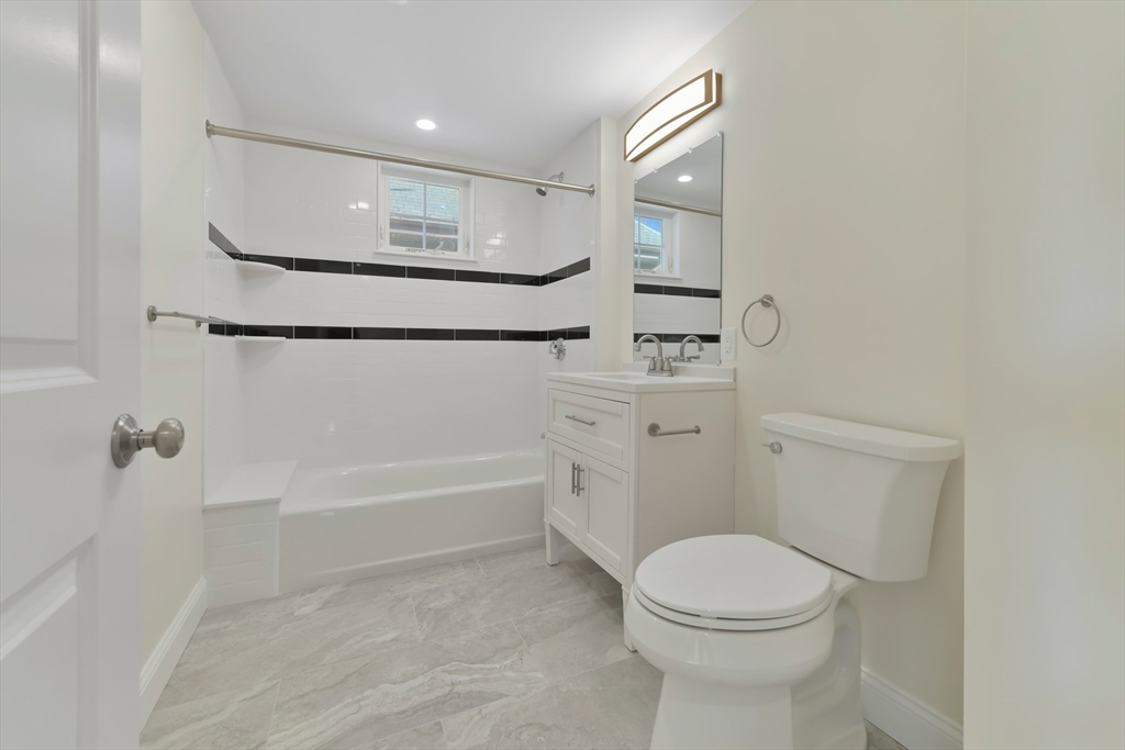 48 Manthorne Rd # 2