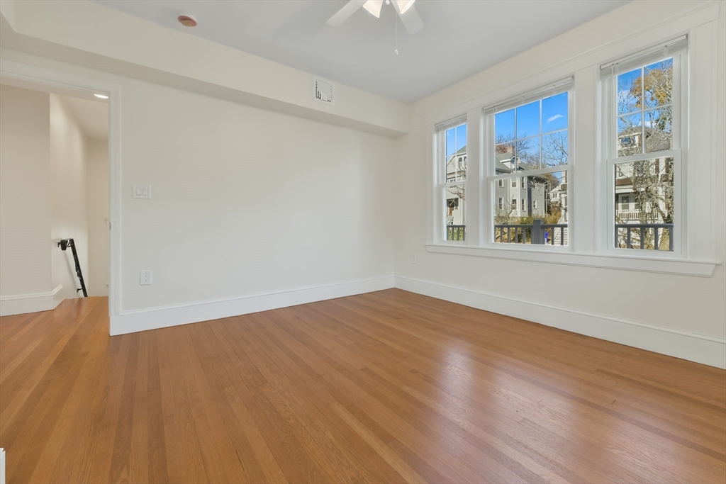 48 Manthorne Rd # 2