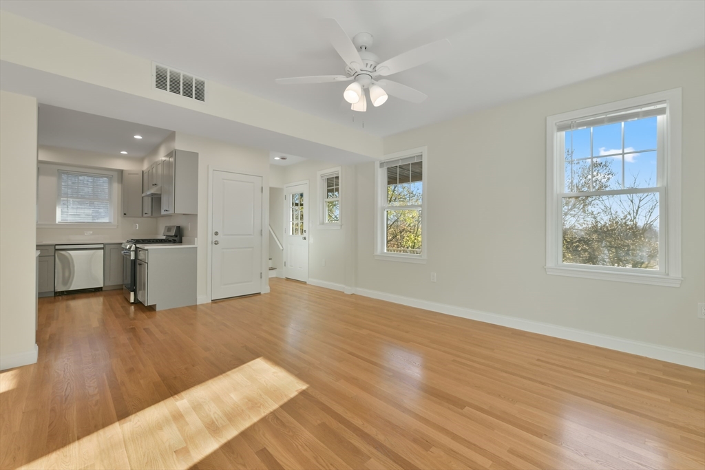 48 Manthorne Rd # 2