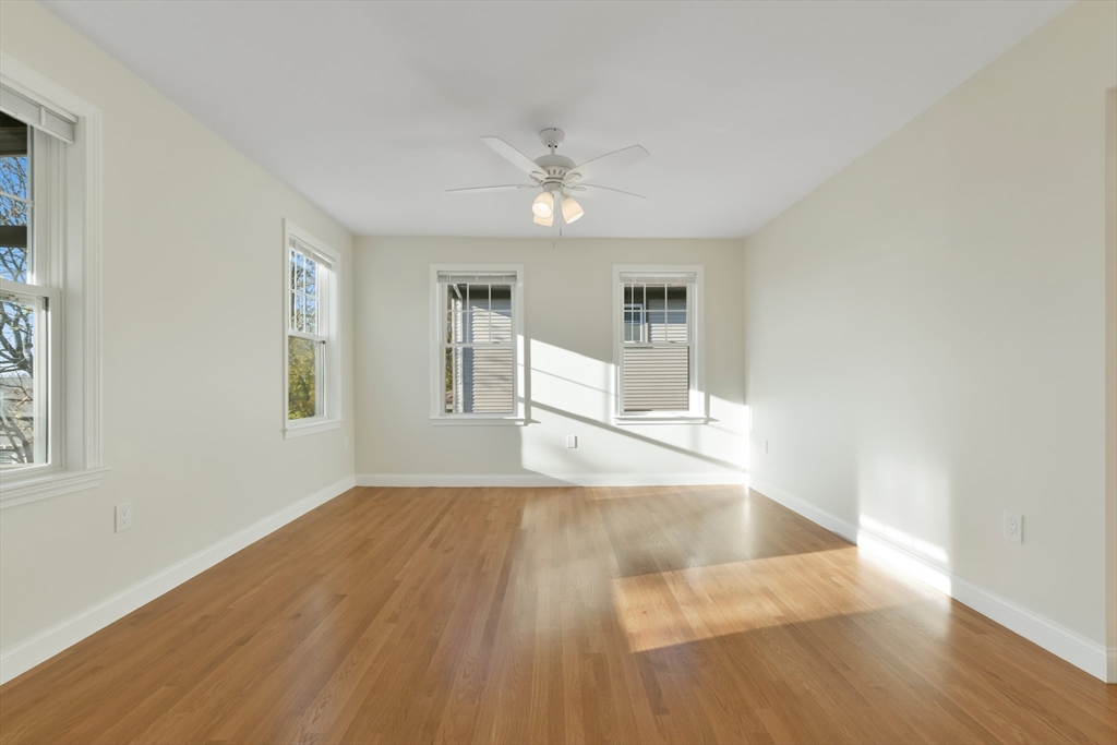 48 Manthorne Rd # 2