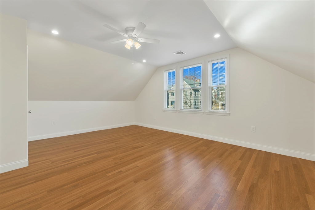 48 Manthorne Rd # 2