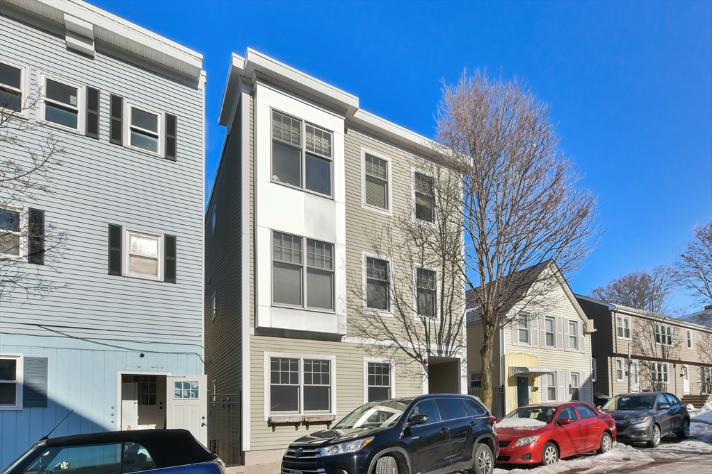 404 W 2nd St # 1