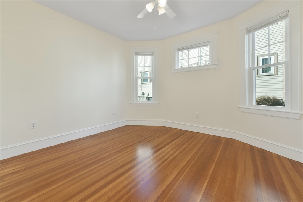 48 Manthorne Rd # 1