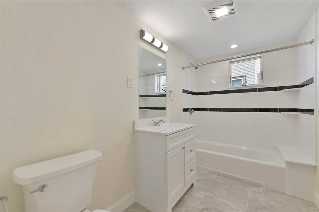 48 Manthorne Rd # 1