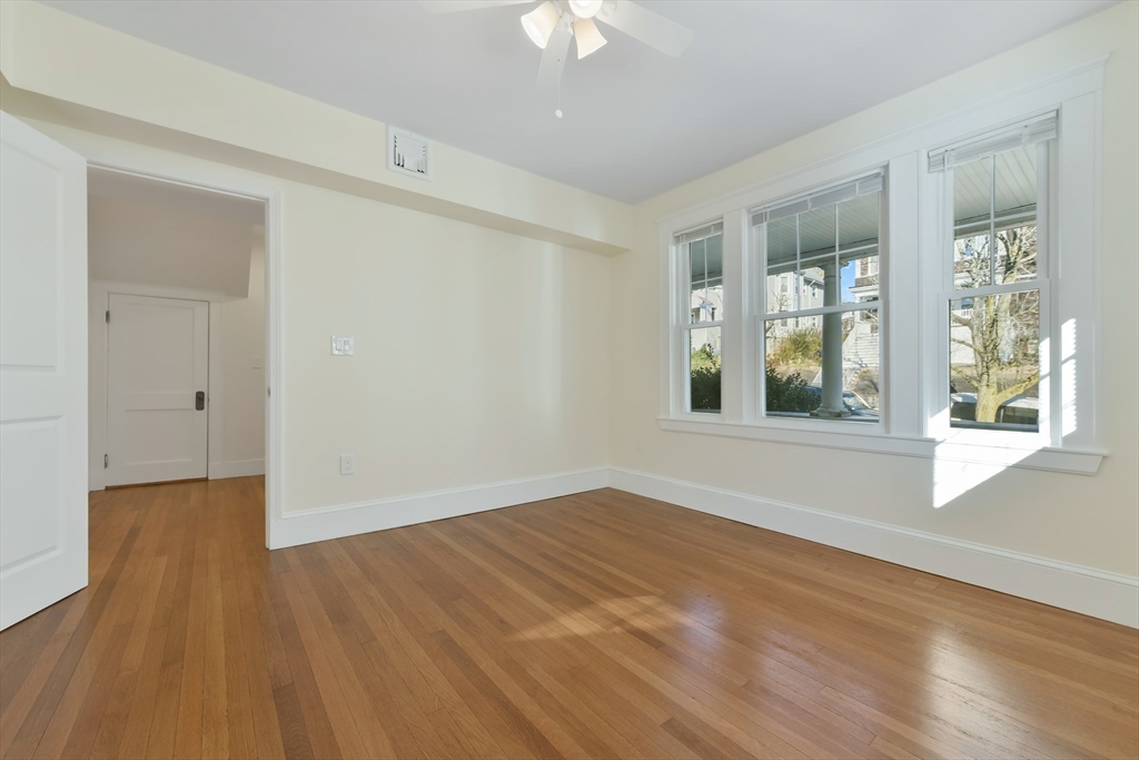 48 Manthorne Rd # 1