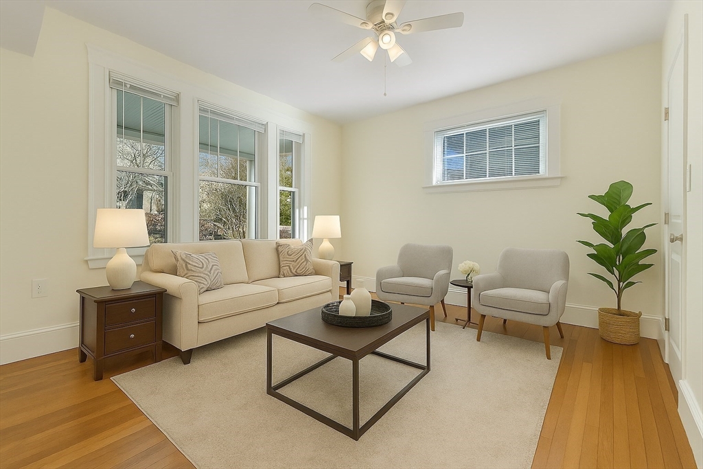 48 Manthorne Rd # 1