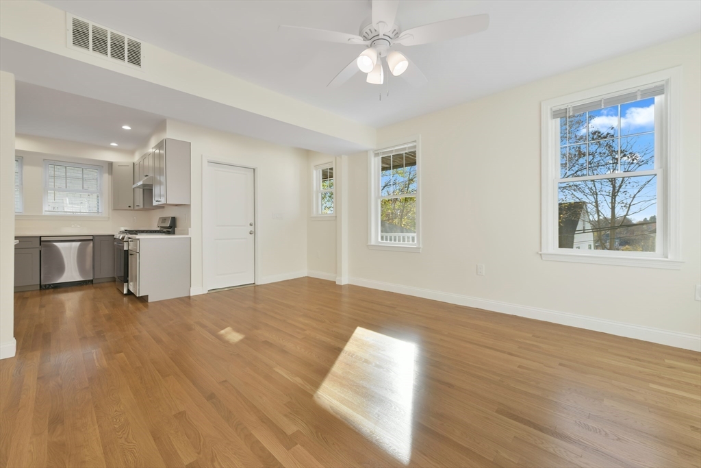 48 Manthorne Rd # 1