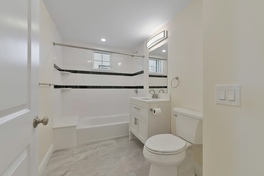 48 Manthorne Rd # 1