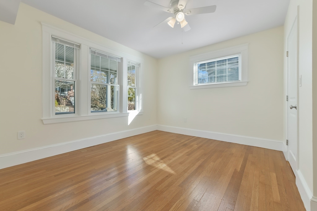 48 Manthorne Rd # 1