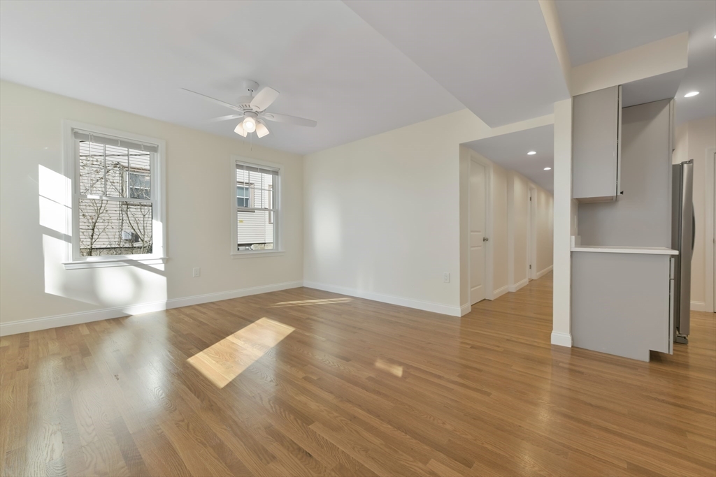 48 Manthorne Rd # 1