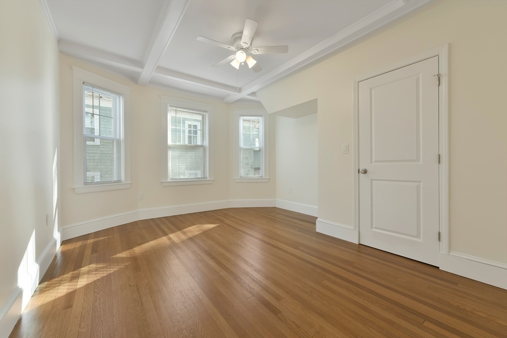 48 Manthorne Rd # 1