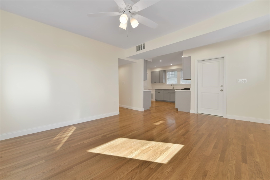 48 Manthorne Rd # 1