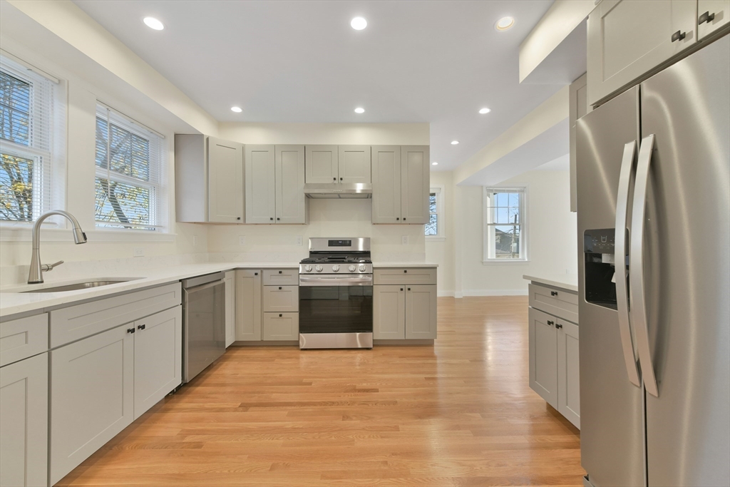 48 Manthorne Rd # 1